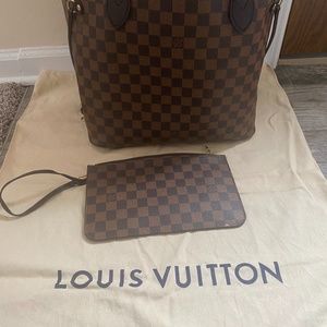 Louis Vuitton Neverfull MM Handbag